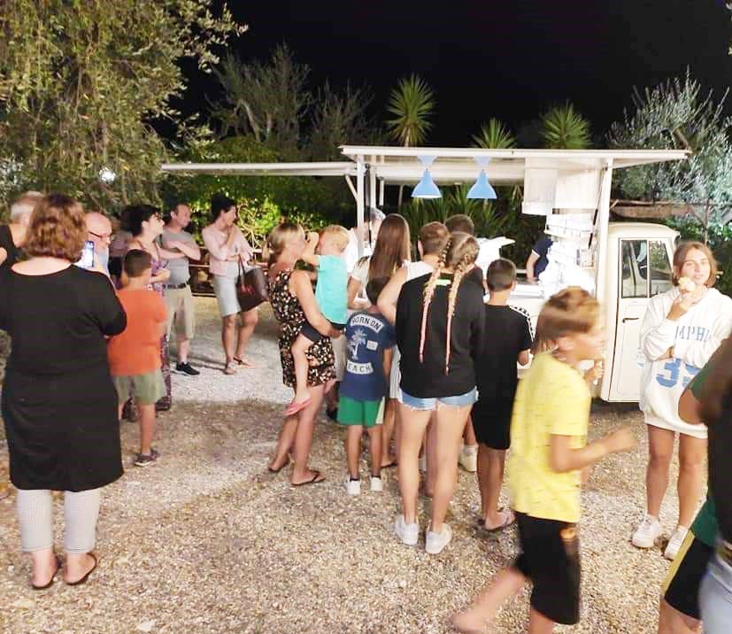Perch n!! un gelato artigianale che ci fa visita con l'apetta